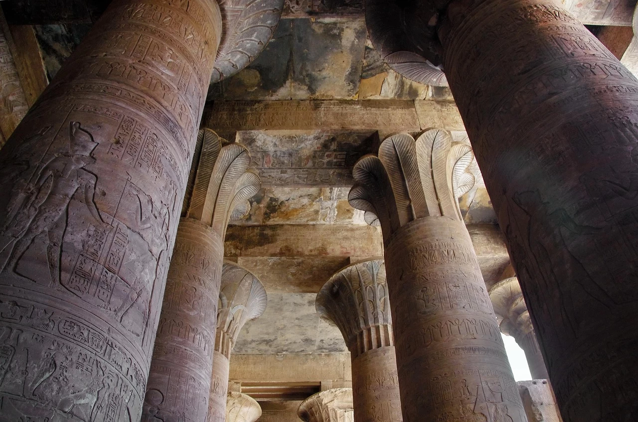 Medinet Habu vale la pena visitarlo?