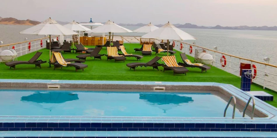 Relájate y explora a bordo del MS Nubian Sea Lake Cruise