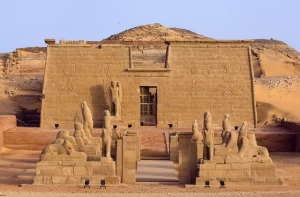 Wadi El Seboua: Explora el Templo de los Leones en el lago Nasser