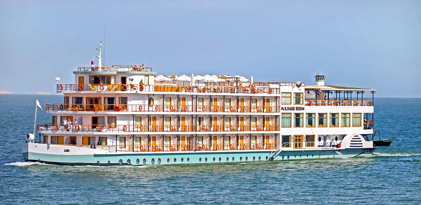 MS Nubian Sea su hotel flotante en el lago Nasser