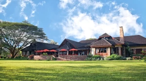 Con los viajes por África, alójate en Keekorok Lodge