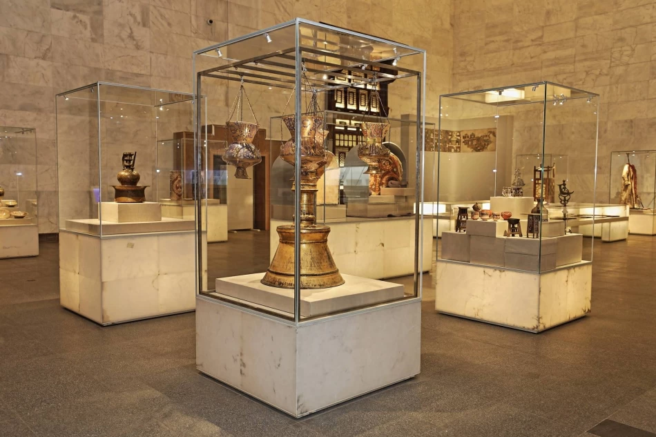 Visita il Museo della Civiltà Egizia durante la tua lussuosa gita di un giorno al Cairo