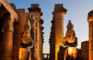 Ingresso e colonne del Tempio di Luxor in Egitto.