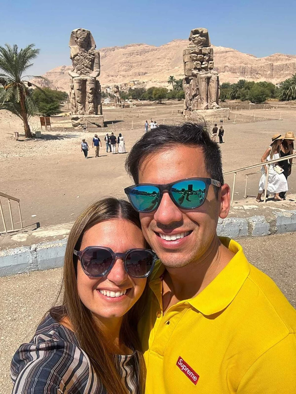 "Experimenta los Colosos de Memnón con estilo en tours de lujo por Egipto