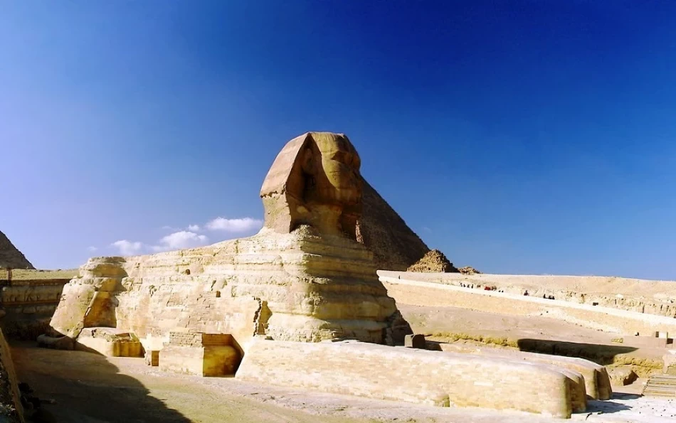 Esplora le avventure a Luxor dopo aver visitato la maestosa Sfinge di Giza