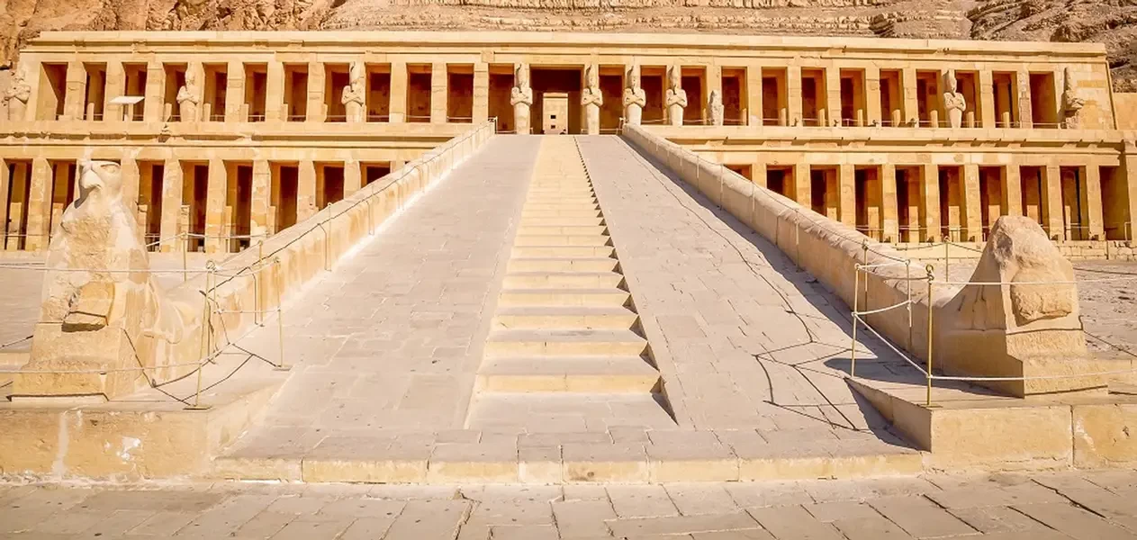 Tour privado por las orillas oriental y occidental de Luxor
